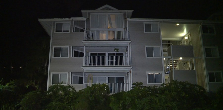 photo of an apartment building that caught on fire from an e-bike battery